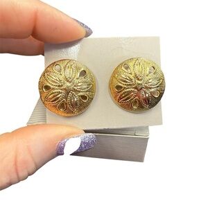 Avon vintage “Summer Sand Dollar” clip Earrings NIB 1988